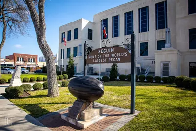 224 Spruce Avenue, Luling, TX 78648 - Photo 28