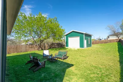 224 Spruce Avenue, Luling, TX 78648 - Photo 22
