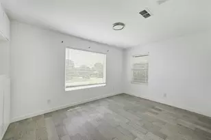 1406 N Redondo Dr, Austin, TX 78721 - Photo 12