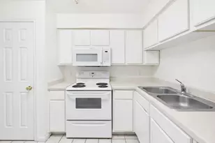 501 W 26th St, Austin, TX 78705 - Photo 14