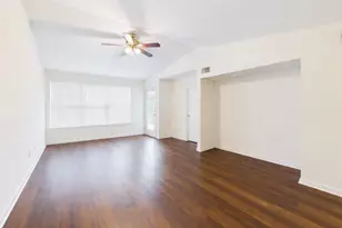 501 W 26th St, Austin, TX 78705 - Photo 2