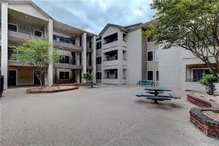 501 W 26th St, Austin, TX 78705 - Photo 2