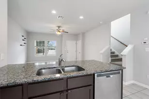207 Wainscot Oak Wy, San Marcos, TX 78666 - Photo 8