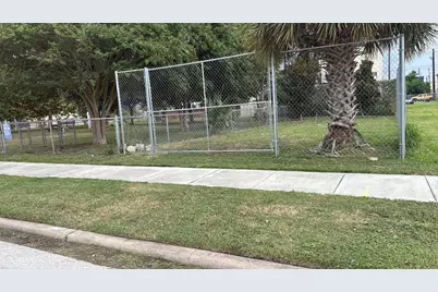 2714 Church Street, Galveston, TX 77550 - Photo 6