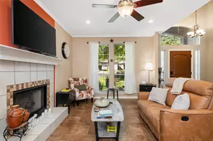 102 Elm Hill Ct, San Marcos, TX 78666 - Photo 4