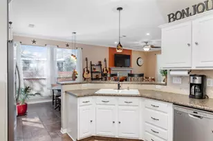 102 Elm Hill Ct, San Marcos, TX 78666 - Photo 10