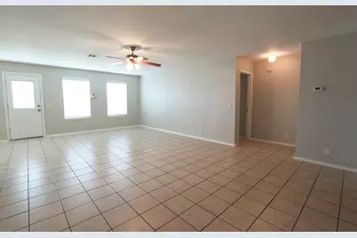 11712 Morning View Drive, Del Valle, TX 78617 - Photo 8