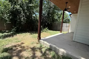 3509 Oak Springs Dr, Austin, TX 78721 - Photo 2