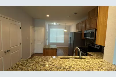 400 West Street #B, Hutto, TX 78634 - Photo 4