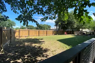 1313 E 52nd St, Austin, TX 78723 - Photo 2