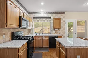 7402 Maricopa Cove, Austin, TX 78749 - Photo 10