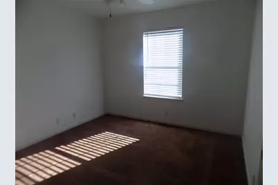 209 Crystal Knoll Boulevard, Georgetown, TX 78626 - Photo 10