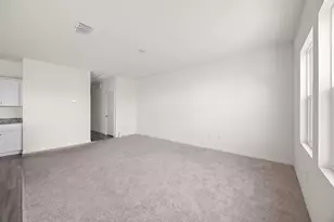 410 Magnum Force Dr, Jarrell, TX 76537 - Photo 12