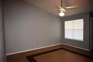 817 Lexington Rd, Elgin, TX 78621 - Photo 2