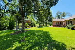 203 E 11th St, Elgin, TX 78621 - Photo 1