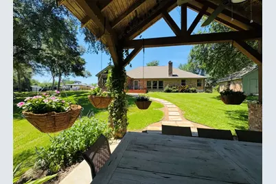 203 E 11th Street, Elgin, TX 78621 - Photo 38