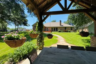 203 E 11th St, Elgin, TX 78621 - Photo 38