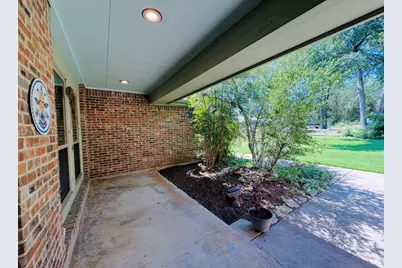 203 E 11th Street, Elgin, TX 78621 - Photo 6