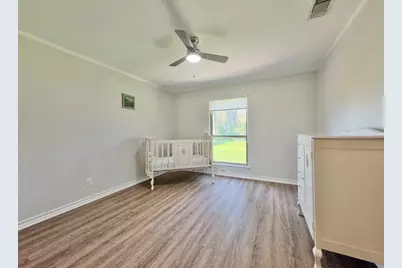 203 E 11th Street, Elgin, TX 78621 - Photo 22