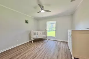 203 E 11th St, Elgin, TX 78621 - Photo 22
