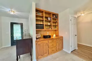 203 E 11th St, Elgin, TX 78621 - Photo 16