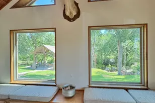 203 E 11th St, Elgin, TX 78621 - Photo 8