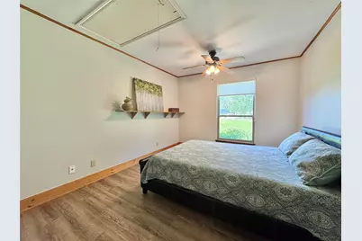 203 E 11th Street, Elgin, TX 78621 - Photo 26