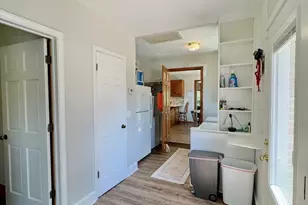 203 E 11th St, Elgin, TX 78621 - Photo 28