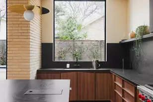 2407 W 10th St, Austin, TX 78703 - Photo 12