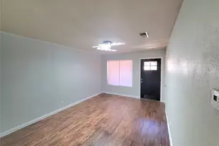 1410 Valleyridge Dr, Austin, TX 78704 - Photo 4