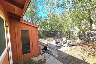 1410 Valleyridge Dr, Austin, TX 78704 - Photo 10