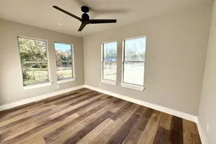 1902 N Fannin Ave, Cameron, TX 76520 - Photo 8