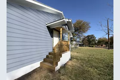 1902 N Fannin Avenue, Cameron, TX 76520 - Photo 14