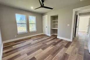 1902 N Fannin Ave, Cameron, TX 76520 - Photo 10