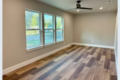 1902 N Fannin Avenue, Cameron, TX 76520 - Photo 4