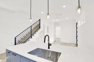 7208 Providence Ave, Austin, TX 78752 - Photo 8