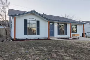 2003 Castle Gate Cir, San Marcos, TX 78666 - Photo 2