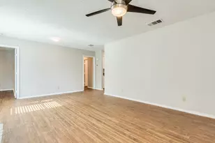1110 Hyridge St, Round Rock, TX 78664 - Photo 2