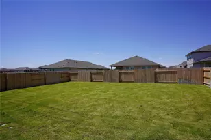 303 Bear Oak St, Hutto, TX 78634 - Photo 28