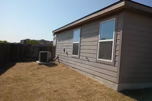 5013 Cressler Ln, Jarrell, TX 76537 - Photo 12