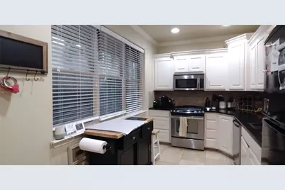 500 Kenniston Drive #B, Austin, TX 78752 - Photo 10