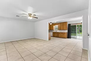 202 E Tate St, Burnet, TX 78611 - Photo 4