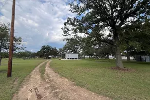 266 Catfish Ln, Lockhart, TX 78644 - Photo 2