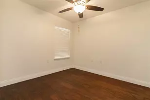 8801 Edmundsbury Dr, Austin, TX 78747 - Photo 14