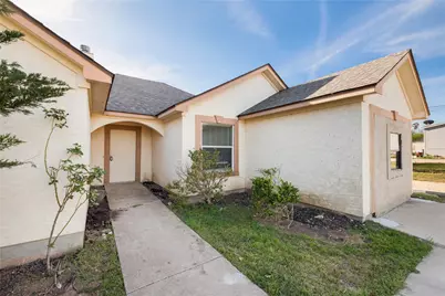 135 Petirrojo Court, Del Valle, TX 78617 - Photo 4
