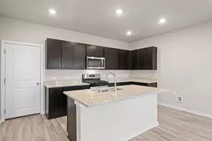 13605 Gray Lndg Dr, Elgin, TX 78621 - Photo 10