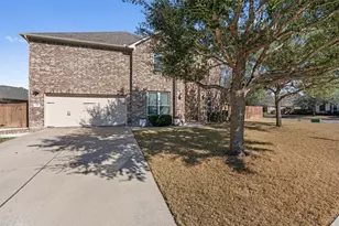 349 Lake Livingston Dr, Georgetown, TX 78628 - Photo 2