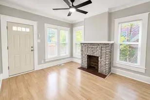 514 E 38th St, Austin, TX 78705 - Photo 2
