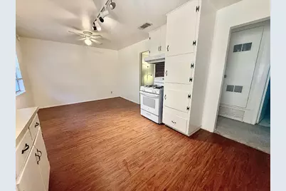 2411 S 5th Street #6, Austin, TX 78704 - Photo 2