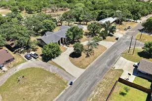 1103 S Willis St, Lampasas, TX 76550 - Photo 26